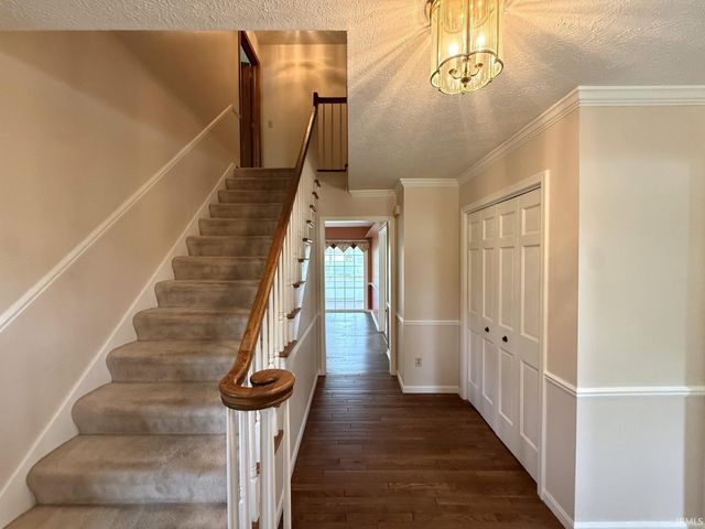 15518 Spring Meadow Lane, Granger, IN 46530
