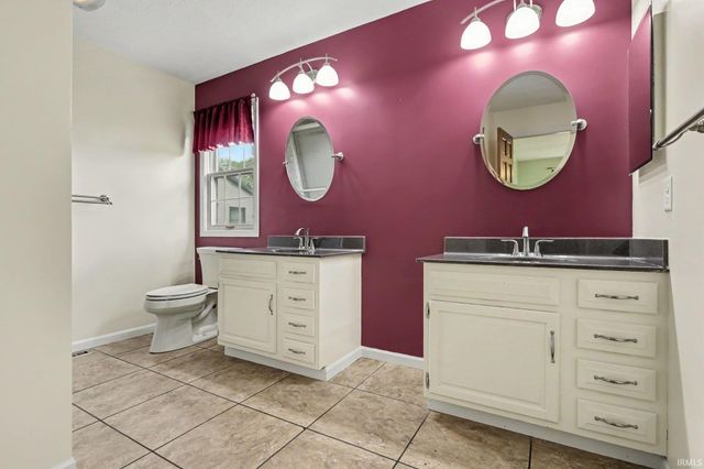 15518 Spring Meadow Lane, Granger, IN 46530