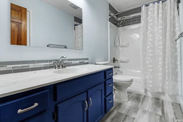 15518 Spring Meadow Lane, Granger, IN 46530