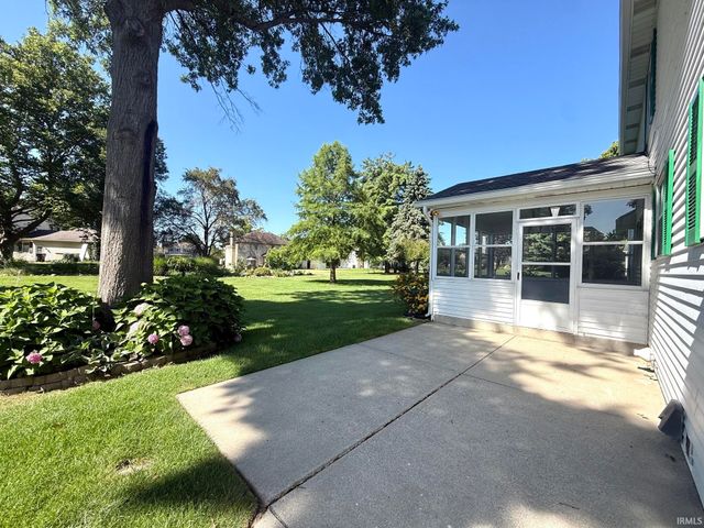 15518 Spring Meadow Lane, Granger, IN 46530