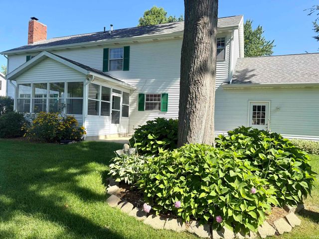 15518 Spring Meadow Lane, Granger, IN 46530