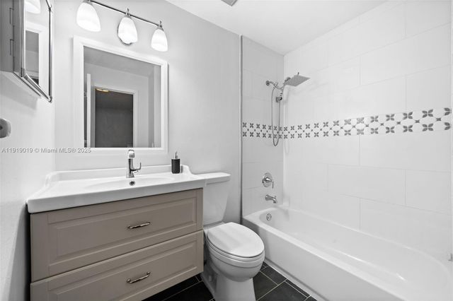 10936 NW 7th St 1003, Miami, FL 33172