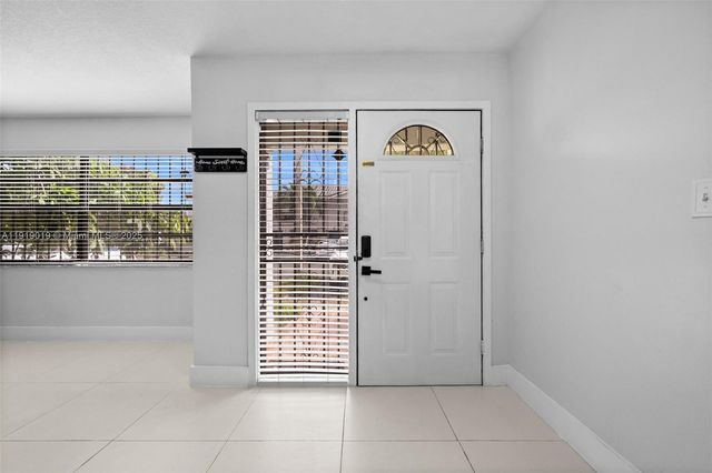 10936 NW 7th St 1003, Miami, FL 33172