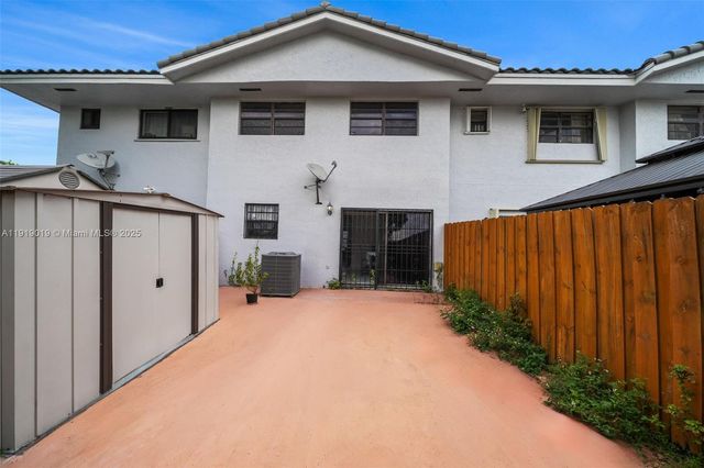 10936 NW 7th St 1003, Miami, FL 33172