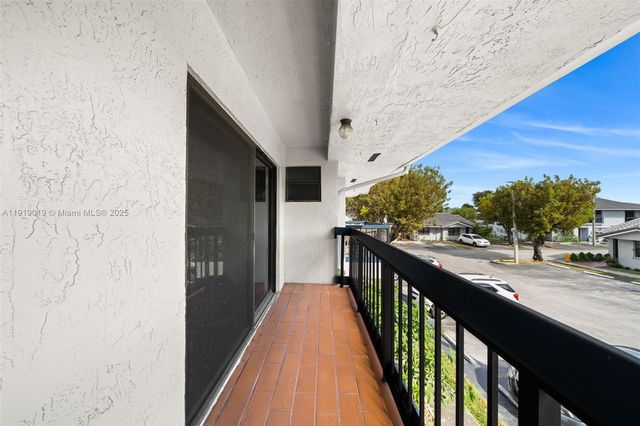 10936 NW 7th St 1003, Miami, FL 33172