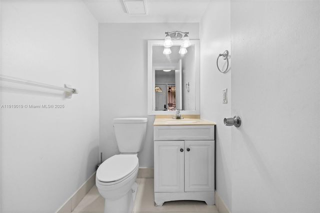 10936 NW 7th St 1003, Miami, FL 33172