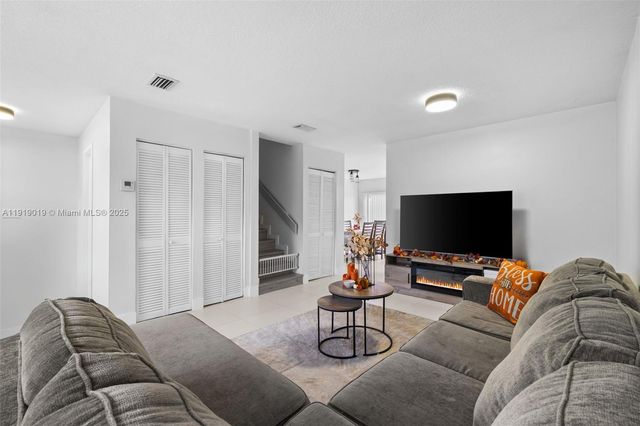 10936 NW 7th St 1003, Miami, FL 33172