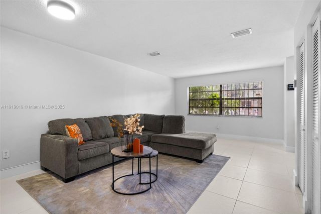 10936 NW 7th St 1003, Miami, FL 33172