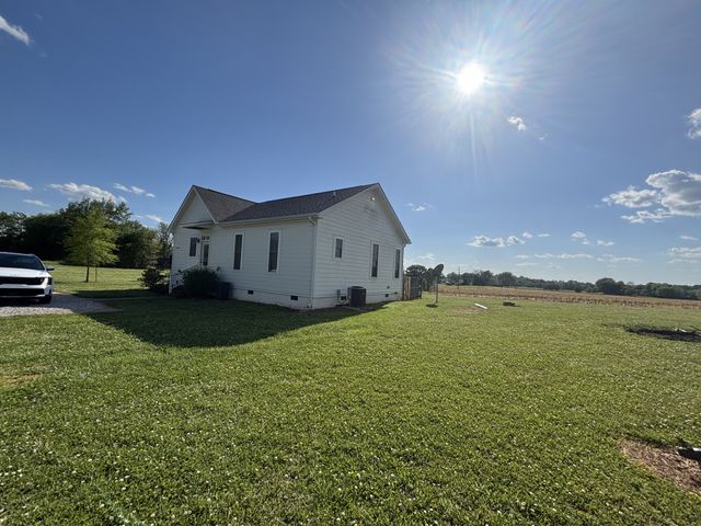 1687 Georgia Crossing Rd, Winchester, TN 37398