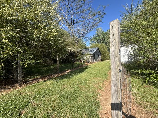 1687 Georgia Crossing Rd, Winchester, TN 37398