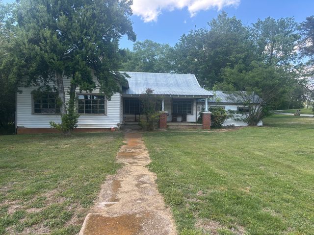 1687 Georgia Crossing Rd, Winchester, TN 37398