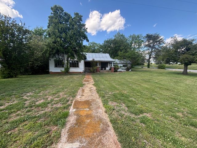 1687 Georgia Crossing Rd, Winchester, TN 37398