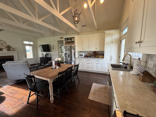1687 Georgia Crossing Rd, Winchester, TN 37398
