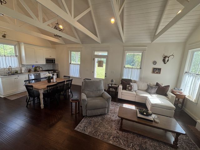 1687 Georgia Crossing Rd, Winchester, TN 37398