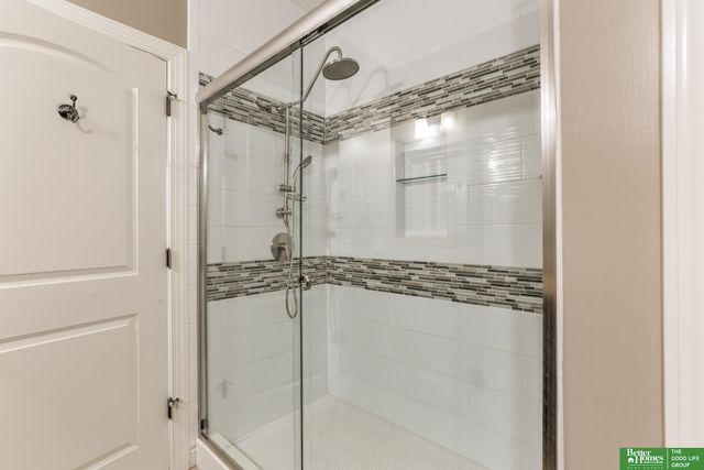 15704 Hartman Avenue, Omaha, NE 68116