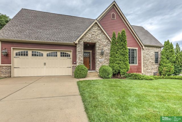 15704 Hartman Avenue, Omaha, NE 68116