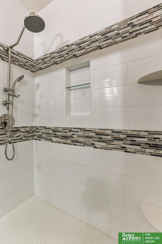15704 Hartman Avenue, Omaha, NE 68116