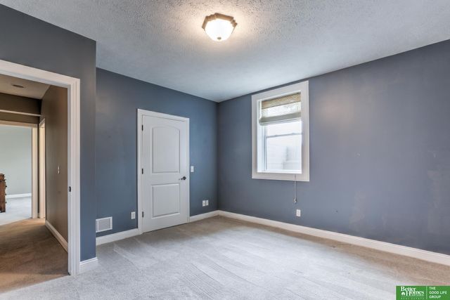 15704 Hartman Avenue, Omaha, NE 68116