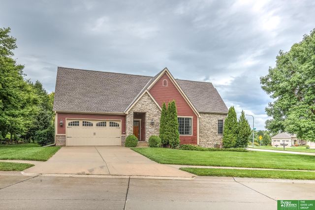15704 Hartman Avenue, Omaha, NE 68116