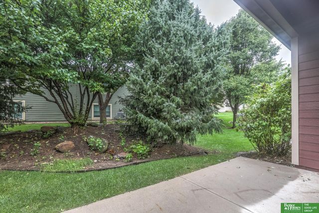 15704 Hartman Avenue, Omaha, NE 68116