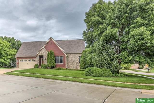 15704 Hartman Avenue, Omaha, NE 68116