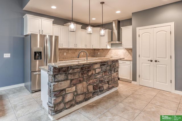 15704 Hartman Avenue, Omaha, NE 68116