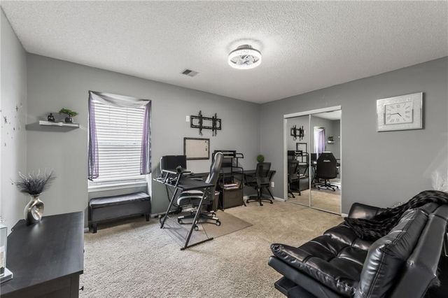 6125 NE Moonstone Court, Lee's Summit, MO 64064