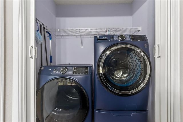 6125 NE Moonstone Court, Lee's Summit, MO 64064