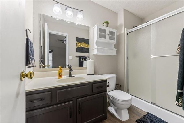 6125 NE Moonstone Court, Lee's Summit, MO 64064