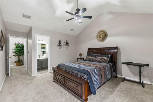 6125 NE Moonstone Court, Lee's Summit, MO 64064