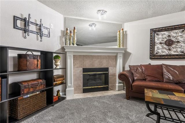 6125 NE Moonstone Court, Lee's Summit, MO 64064