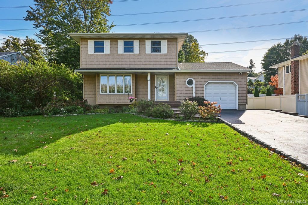 26 Falcon Drive, Hauppauge, NY 11788 — exterior