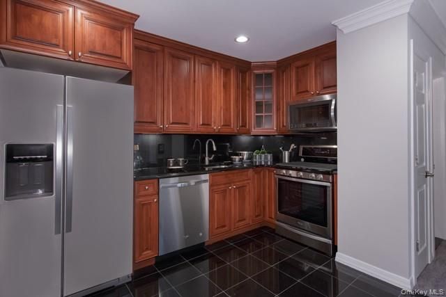 9 Ipswich Place 0907A, Coram, NY 11727