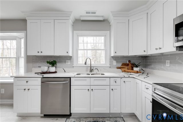 9916 Kingussle Ln, Richmond, VA 23236