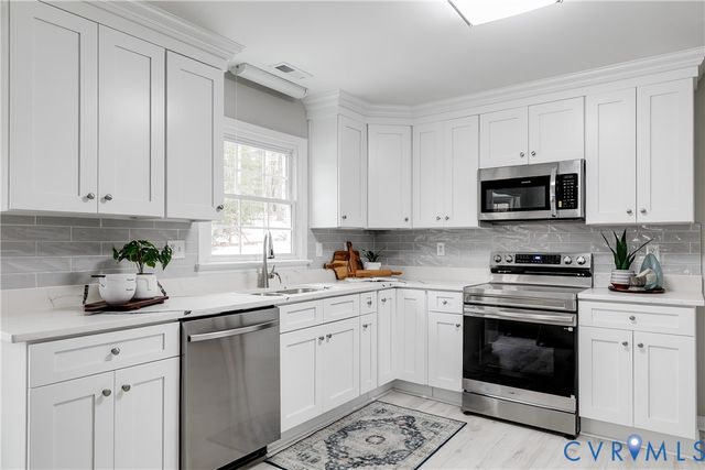 9916 Kingussle Ln, Richmond, VA 23236