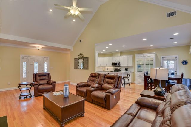 216 Charleston Lane, Mc Cormick, SC 29835