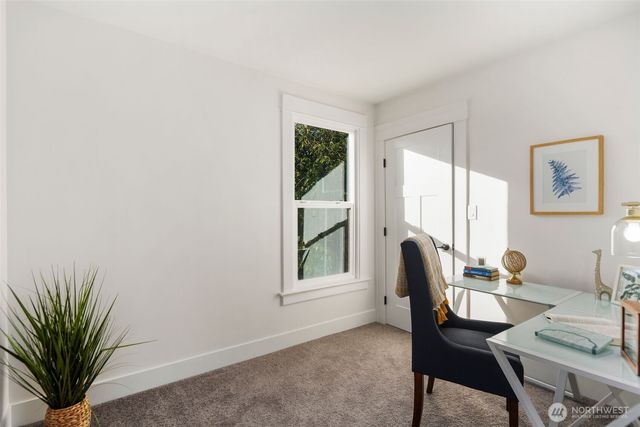 907 S Ainsworth Avenue, Tacoma, WA 98405