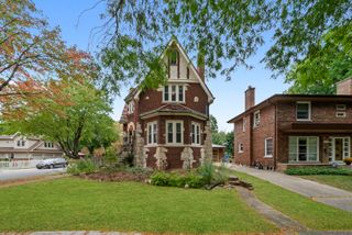 9001 S BELL Avenue, Chicago, IL 60643