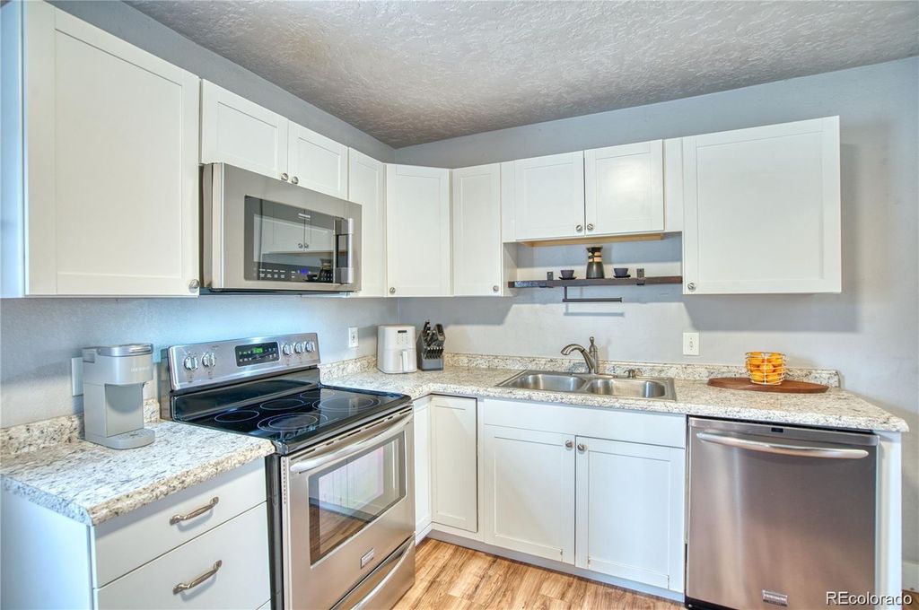 2001 5th Avenue, Greeley, CO 80631