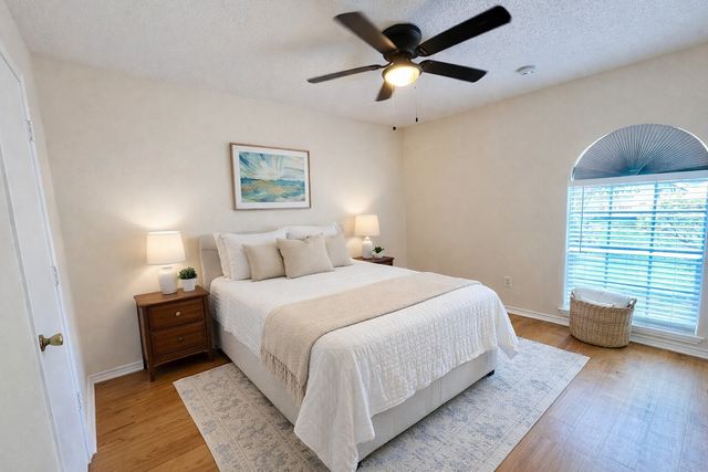 5701 Willow Elm Drive, Arlington, TX 76017