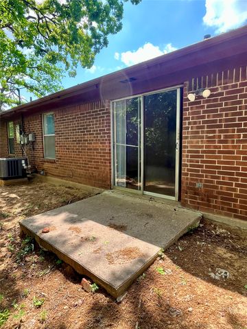 5701 Willow Elm Drive, Arlington, TX 76017