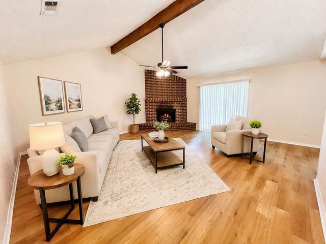 5701 Willow Elm Drive, Arlington, TX 76017