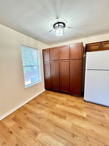 5701 Willow Elm Drive, Arlington, TX 76017