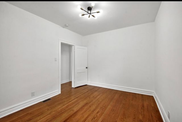 1932 East Avenue, Berwyn, IL 60402