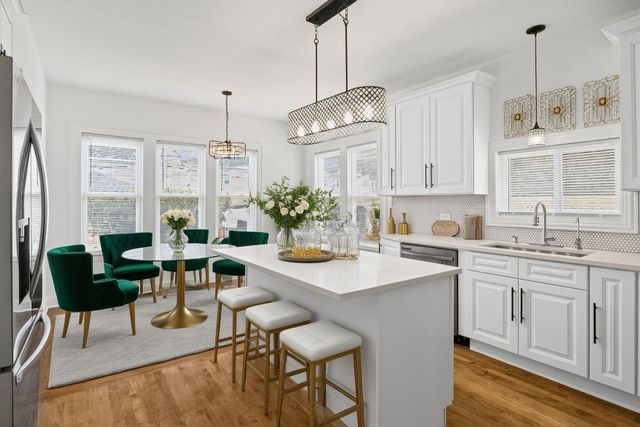 1932 East Avenue, Berwyn, IL 60402