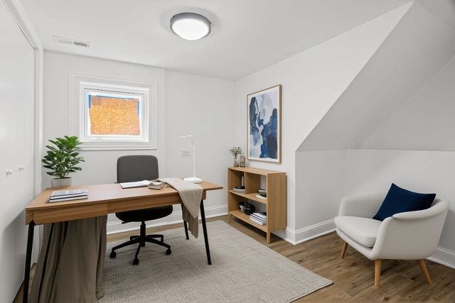 1932 East Avenue, Berwyn, IL 60402