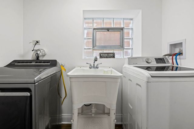 1932 East Avenue, Berwyn, IL 60402