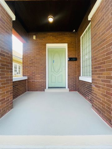 1932 East Avenue, Berwyn, IL 60402