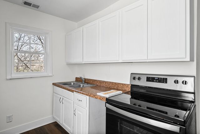 1216 Vine St, Clarksville, TN 37040