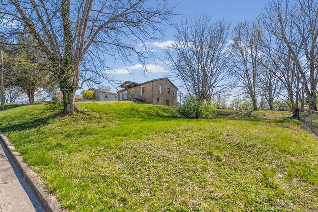 1216 Vine St, Clarksville, TN 37040